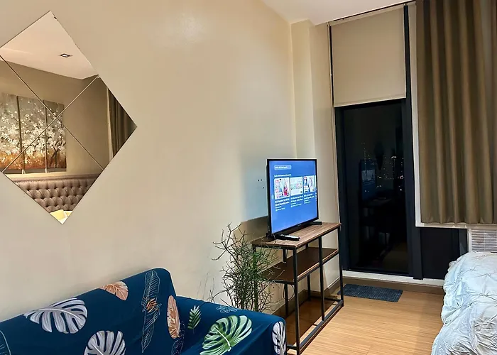 Living - Pool, Balcony, Gym, Fast Wifi Apartment