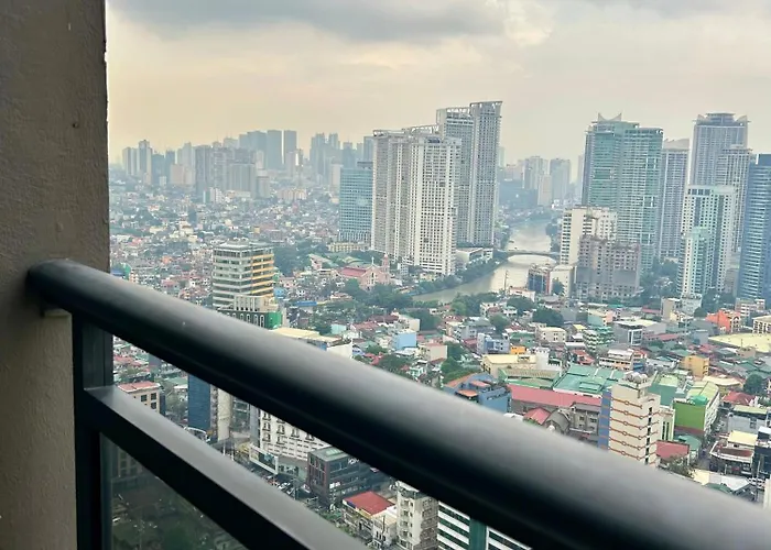 Apartment Living - Pool, Balcony, Gym, Fast Wifi Manila