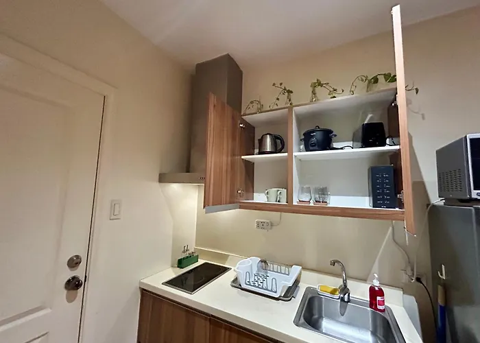 Apartment Living - Pool, Balcony, Gym, Fast Wifi