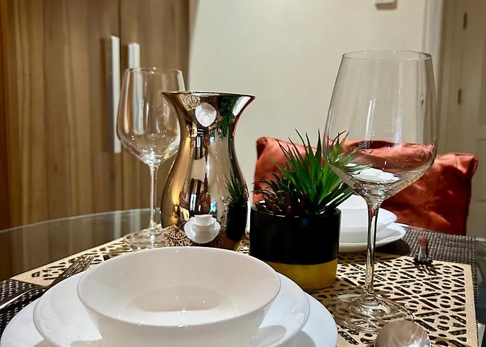 Living - Pool, Balcony, Gym, Fast Wifi Apartment Manila