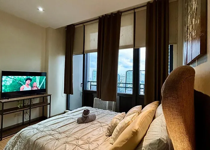 Apartment Living - Pool, Balcony, Gym, Fast Wifi