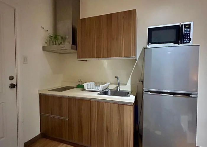 Living - Pool, Balcony, Gym, Fast Wifi *