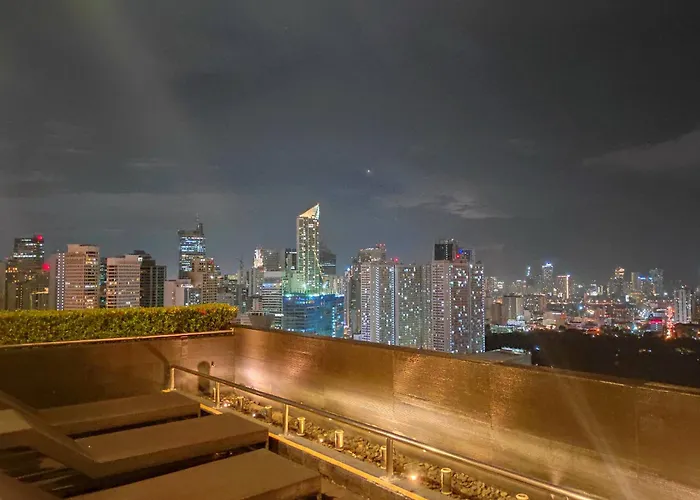 Living - Pool, Balcony, Gym, Fast Wifi