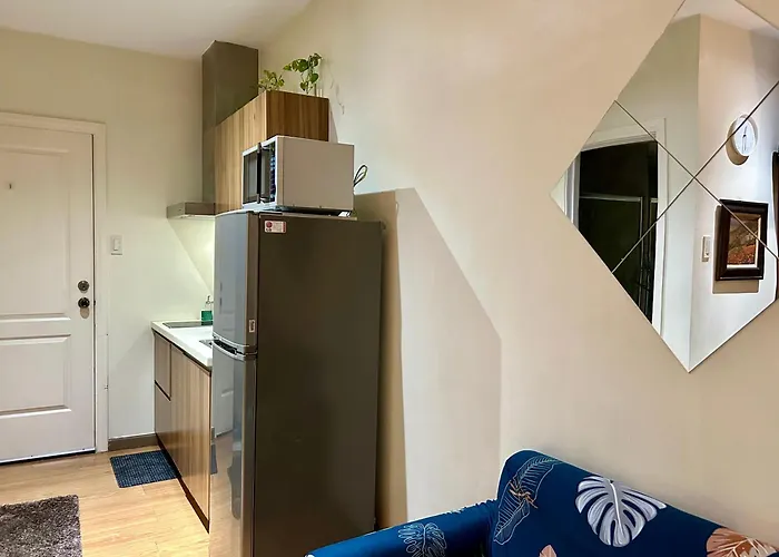 Living - Pool, Balcony, Gym, Fast Wifi